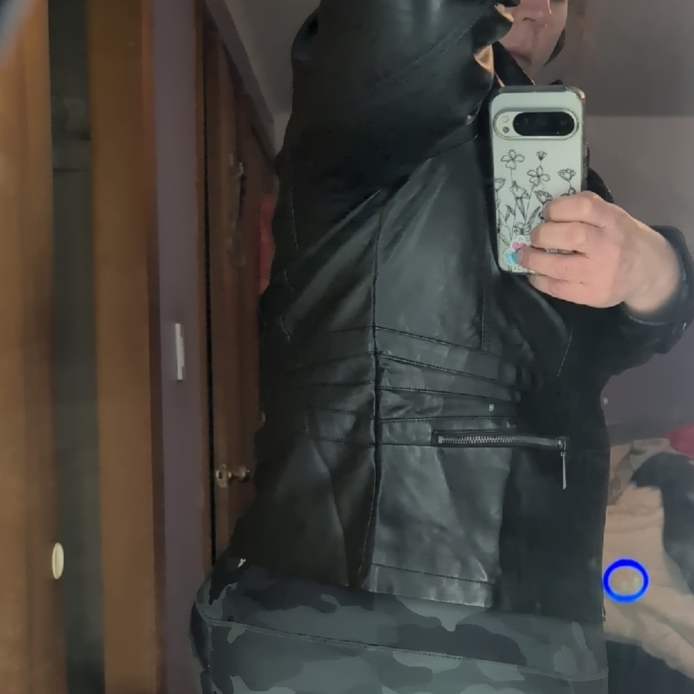 Women's Black Leather Jacket - Picture 5 of 6
